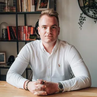 Dominik Hažmuka — Zakládání firem, kontroly a konzultace
